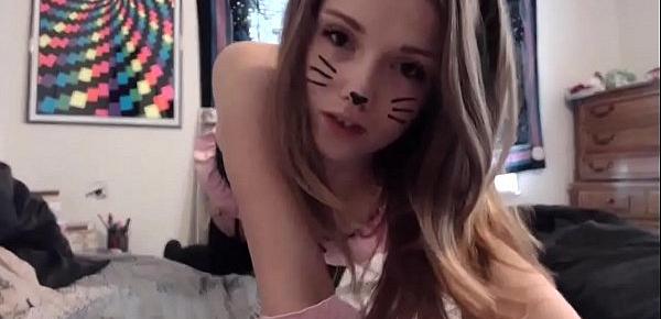  Meow on cam-Watch Part2 on Redwebcamsex.com
